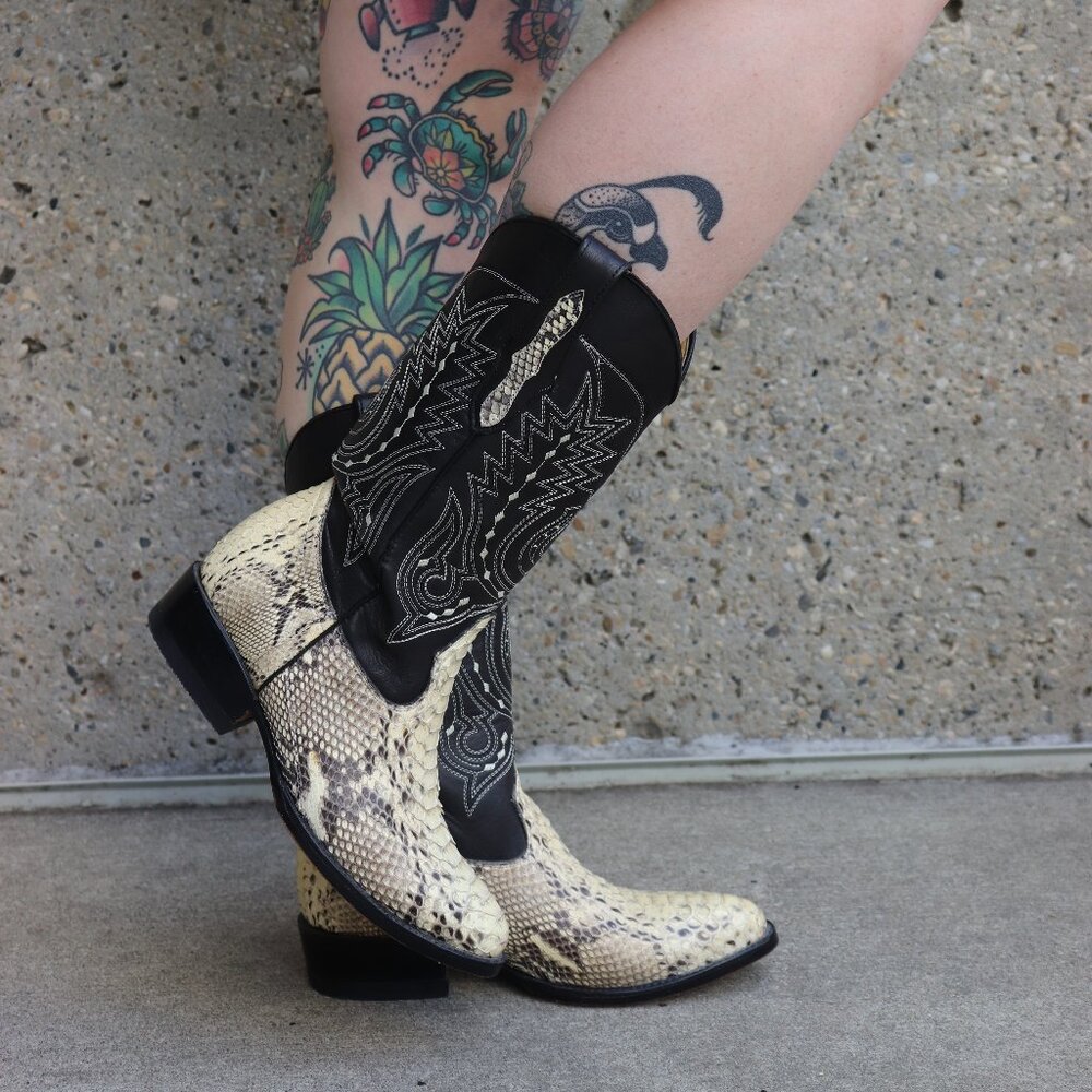 Vintage Black and Cream Western Boots